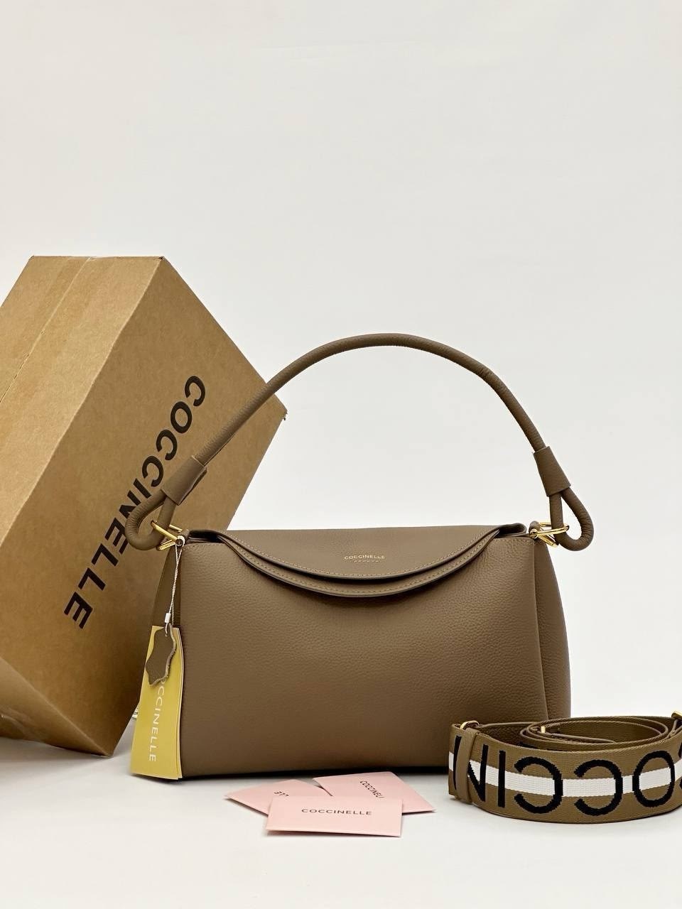 стильная сумочка,женская брендовая сумка,сумка женская coccinelle,сумка coccinelle,брендовая через плечо шоппер сумка багет