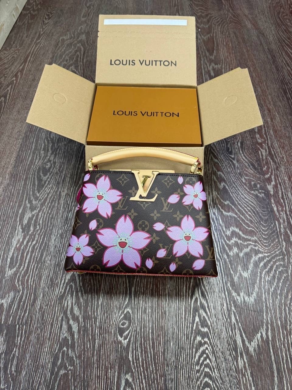 сумка louis vuitton,сумка женская louis vuitton,louis vuitton murakami,louis vuitton capucines,louis vuitton cherry blossom
