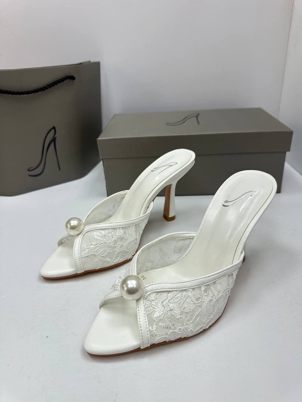 ,элегантные босоножки,босоножки на каблуках,маноло бланик босоножки,женские босоножки