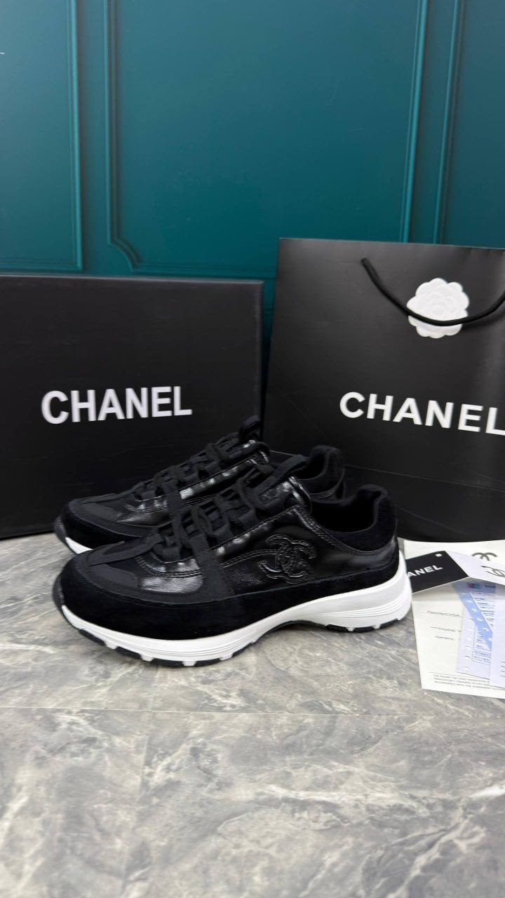 женские кроссовки chanel,кроссовки chanel,модные вентилируемые кроссовки chanel,женские комбинированные кроссовки chanel 2026-2026 черные с коричневым и белым логотипом,chanel женские кожаные кроссовк