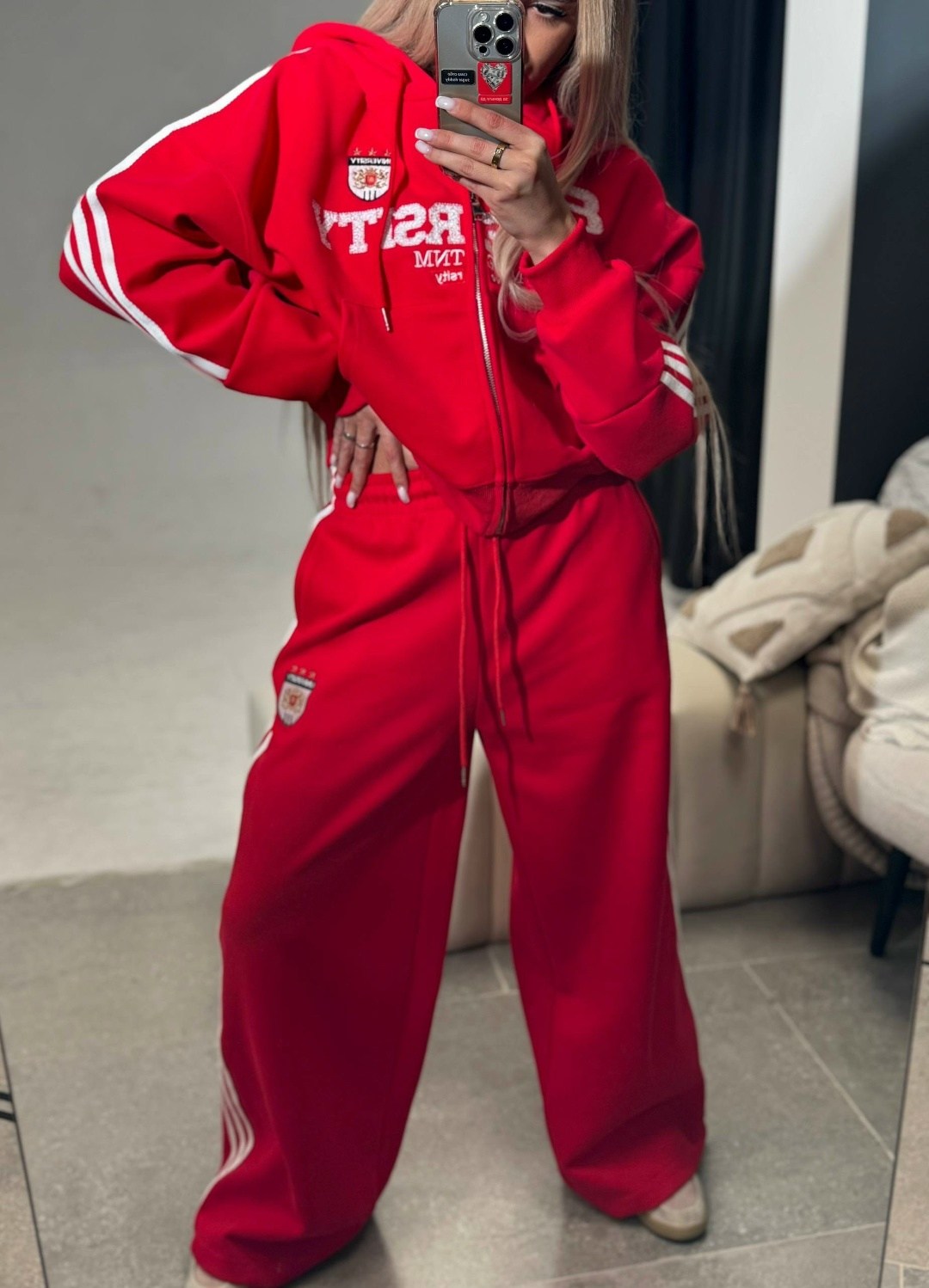 loro piana женский красный костюм,спортивный костюм женский,костюм спортивный,женский красный костюм miu miu,красные спортивные костюмы