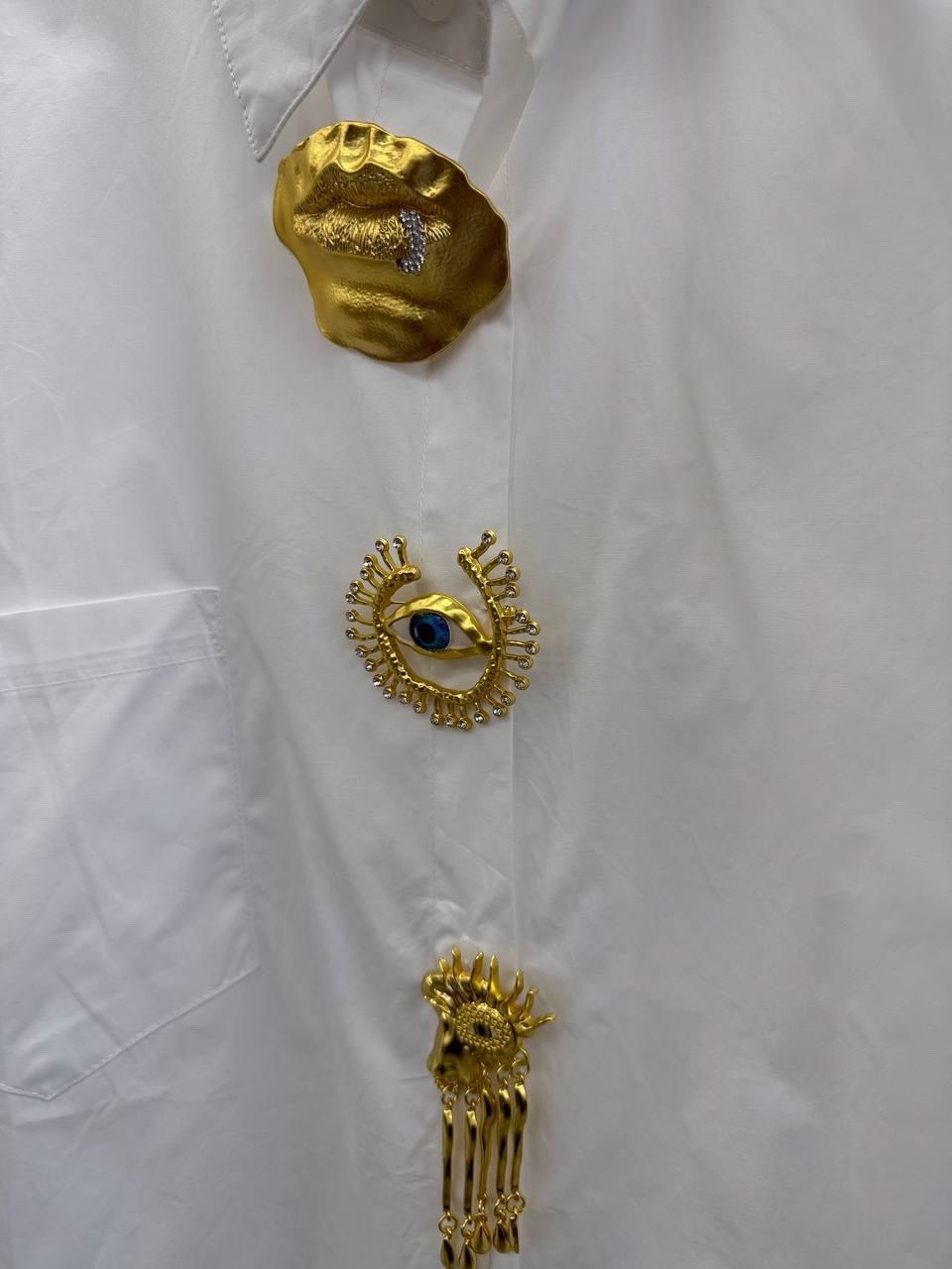 рубашка женская,женская рубашка белая,рубашка модная,женская однобортная рубашка однотонная асимметричная с декоративными пуговицами и откидным воротником,рубашка повседневная