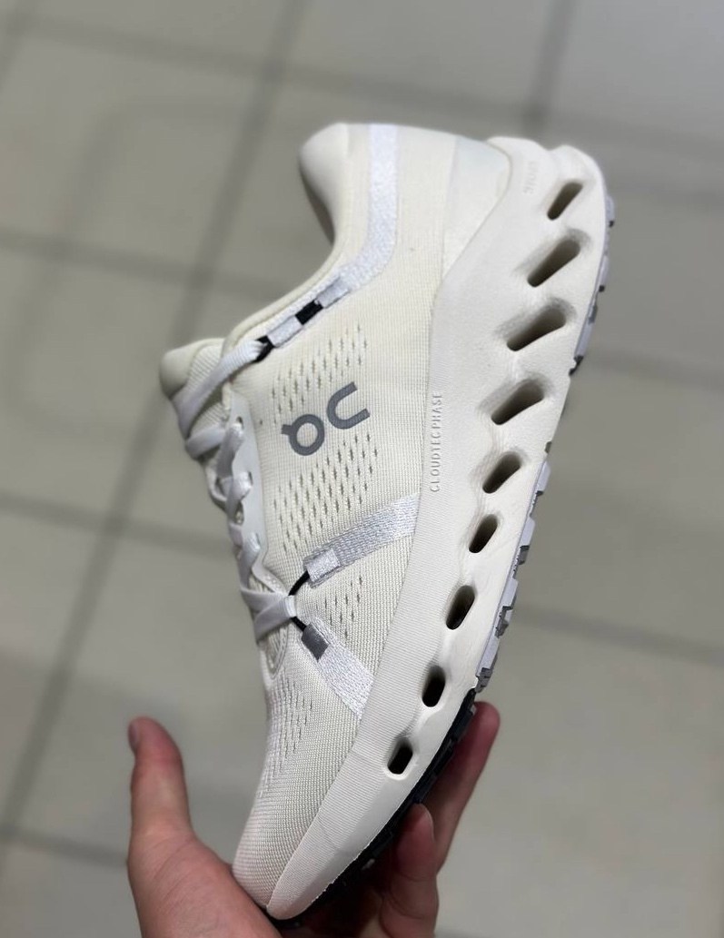 кроссовки on cloudwander waterproof,черные водонепроницаемые кроссовки cloudwander on,кроссовки,кроссовки cloudwander waterproof 1 on,водонепроницаемые кроссовки