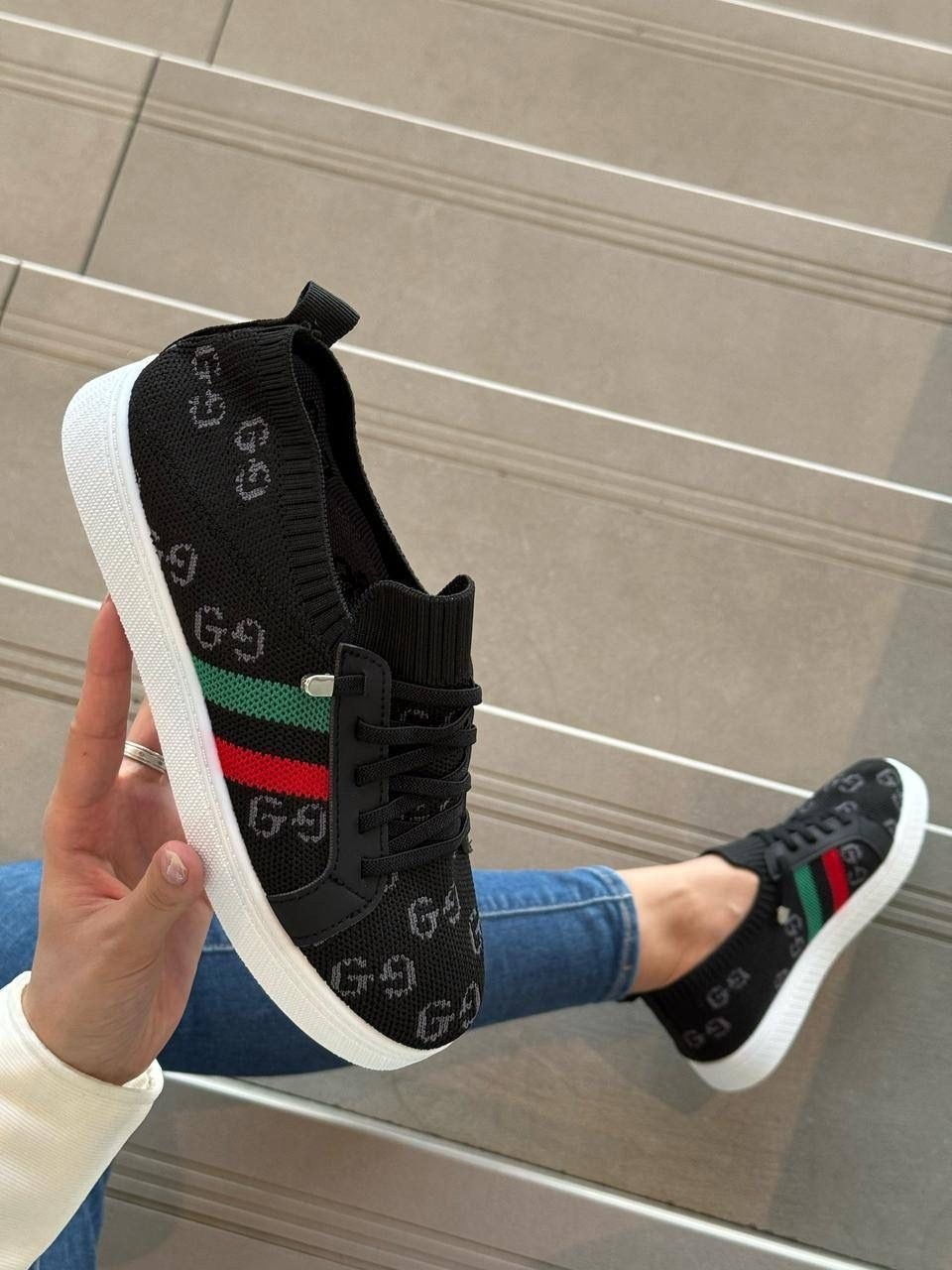 ,повседневные кроссовки,модные кроссовки,спортивная ,повседневная