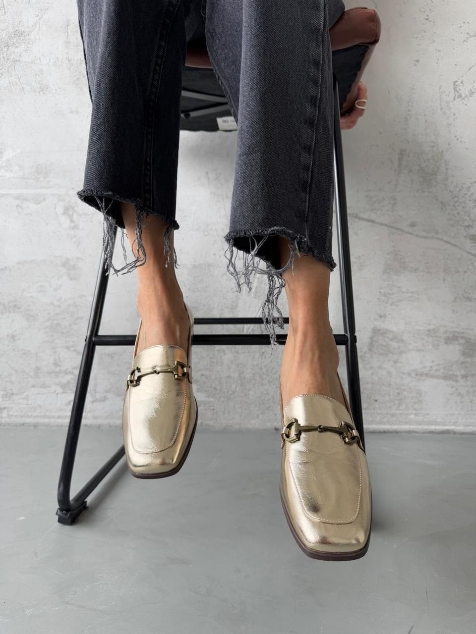 лоферы женские,модные лоферы,лоферы туфли,массивные лоферы,золотистые лоферы