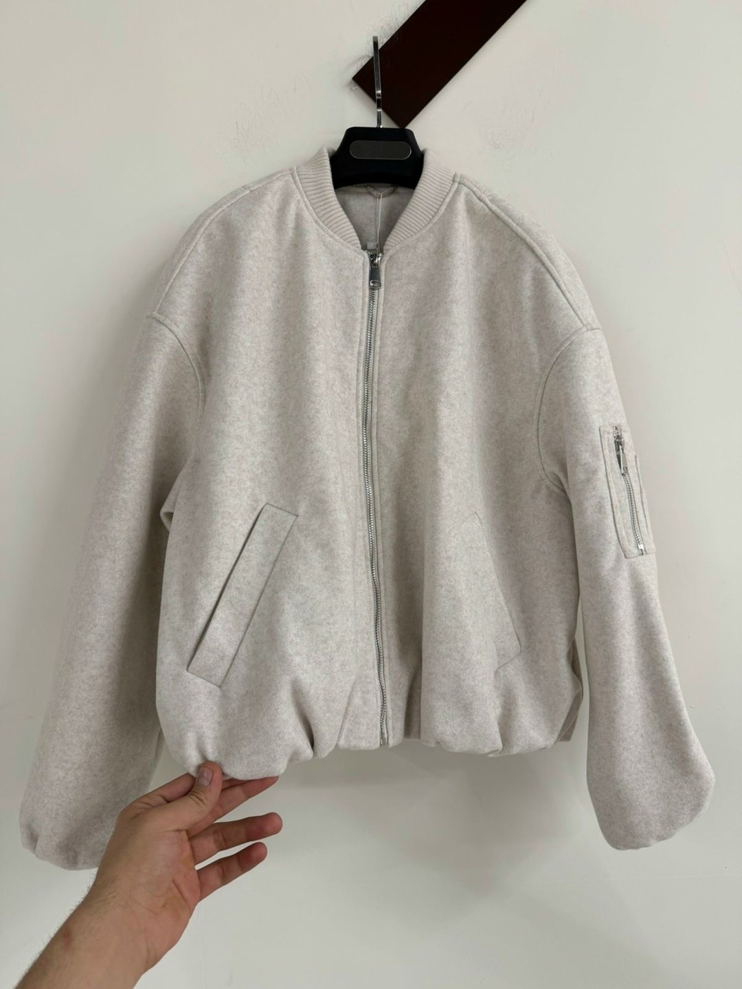 куртка-бомбер оверсайз из пальтовой ткани,куртка-бомбер оверсайз из пальтовой ткани zarina,повседневная женская осенне-зимняя серая куртка-бомбер,куртка бомбер женская,куртка бомбер женская оверсайз