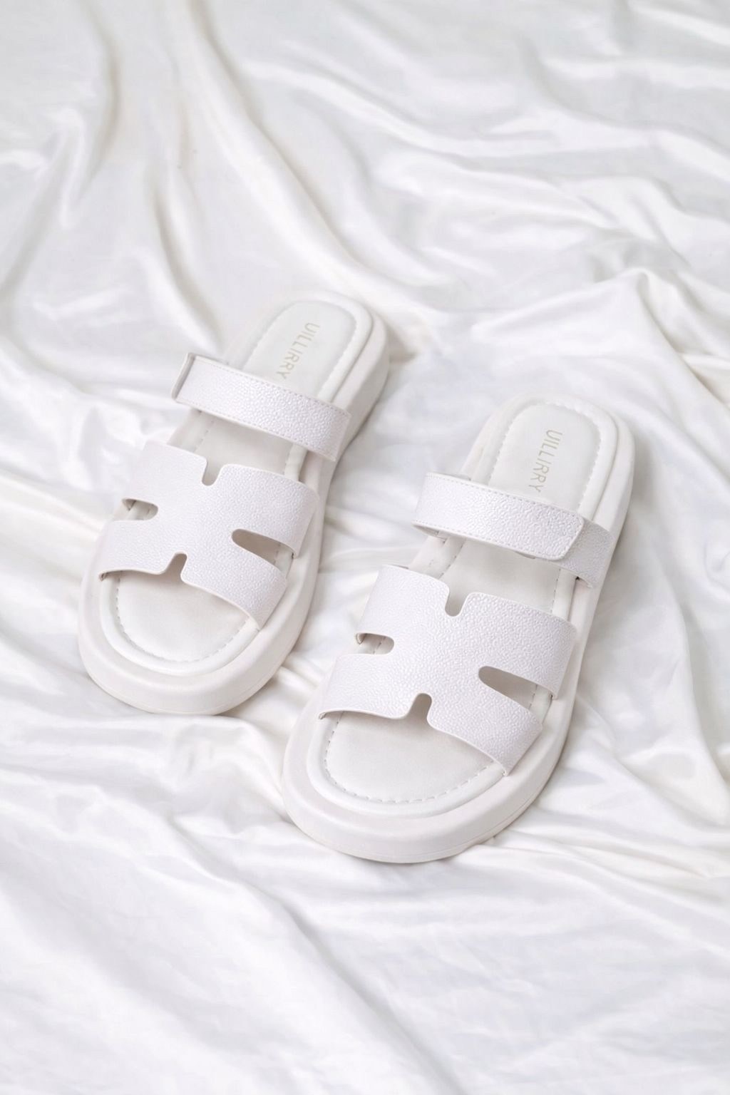 женские шлепанцы,сандалии hermes,женские сандалии,шлепки гермес белые,летние босоножки