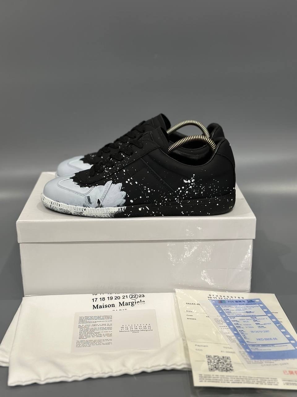 кроссовки maison margiela replica черный/белый,кроссовки maison margiela replica paint splatter sneakers белый,maison margiela replica sneaker low top paint splatter,maison margiela black replica,blac