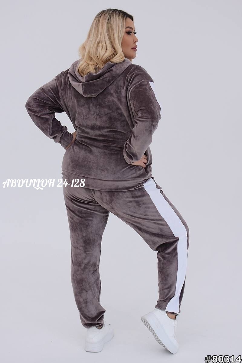 женский спортивный костюм больших размеров велюровый,женский спортивный костюм больших размеров,костюм велюровый,спортивный костюм больших размеров,костюм спортивный женский