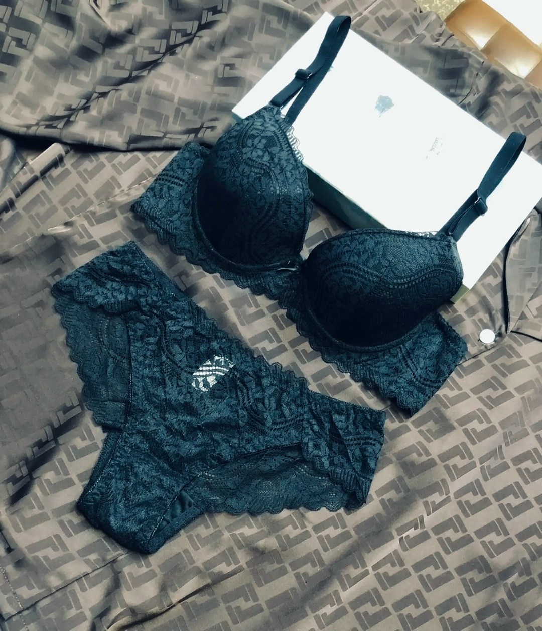 красное нижнее белье комплект,красное нижнее белье,нижнего белья комплект,красное белье комплект,комплект женского нижнего белья