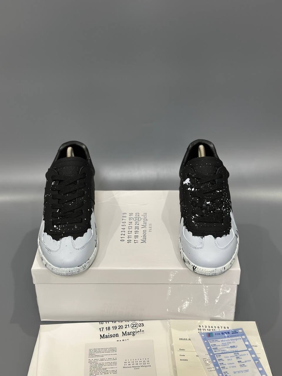 кроссовки maison margiela replica черный/белый,кроссовки maison margiela replica paint splatter sneakers белый,maison margiela replica sneaker low top paint splatter,maison margiela black replica,blac