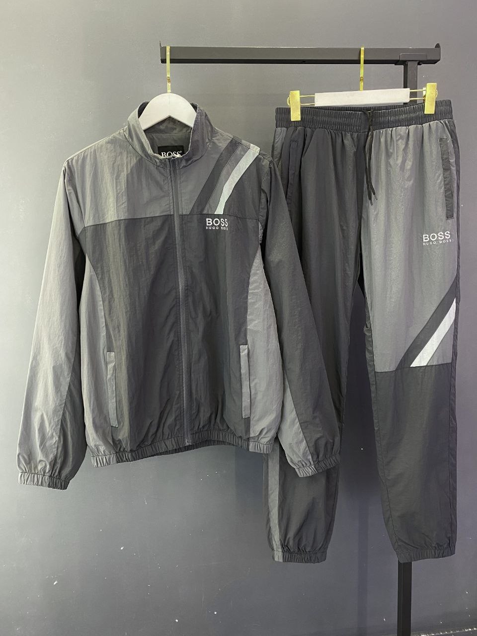 спортивный костюм hugo boss,спортивный костюм boss,мужской спортивный костюм,спортивный костюм,повседневный спортивный костюм