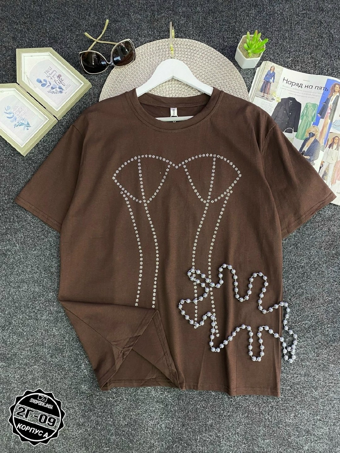женская футболка,футболка со стразами,футболка с цепочкой,футболка женская оверсайз со стразами,футболка со стразами женская