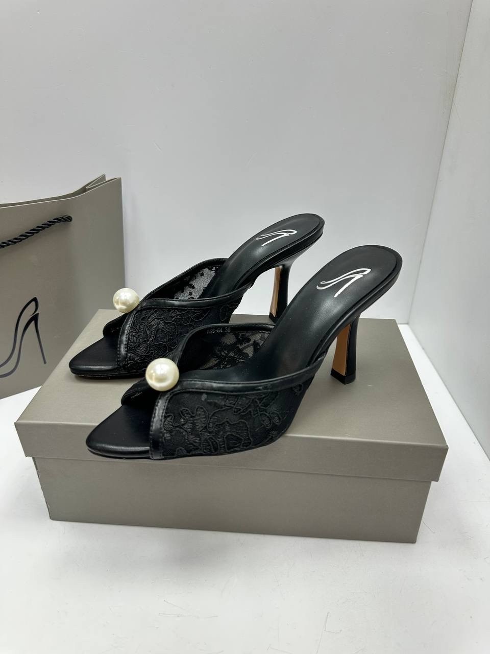 ,элегантные босоножки,босоножки на каблуках,маноло бланик босоножки,женские босоножки