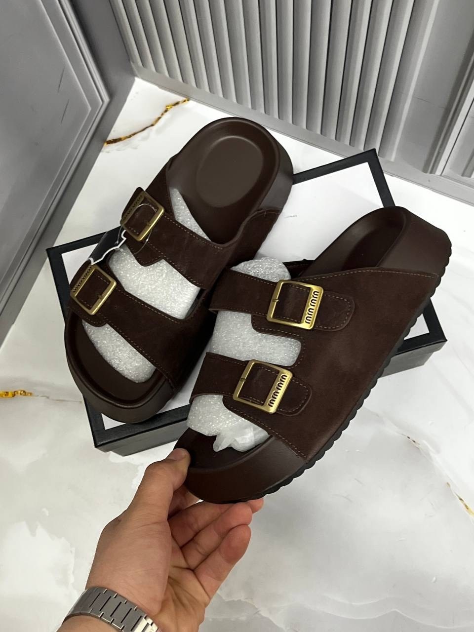 ,шлепанцы женские,модные шлепанцы,женские сандалии,сандалии