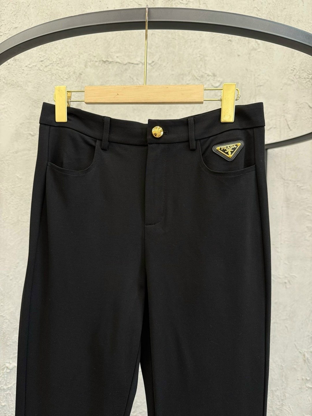 elisabetta franchi расклешенные брюки с логотипом черный,брюки клеш,брюки клеш классические с высокой посадкой plam 233420854,расклешенные брюки,черные брюки клеш