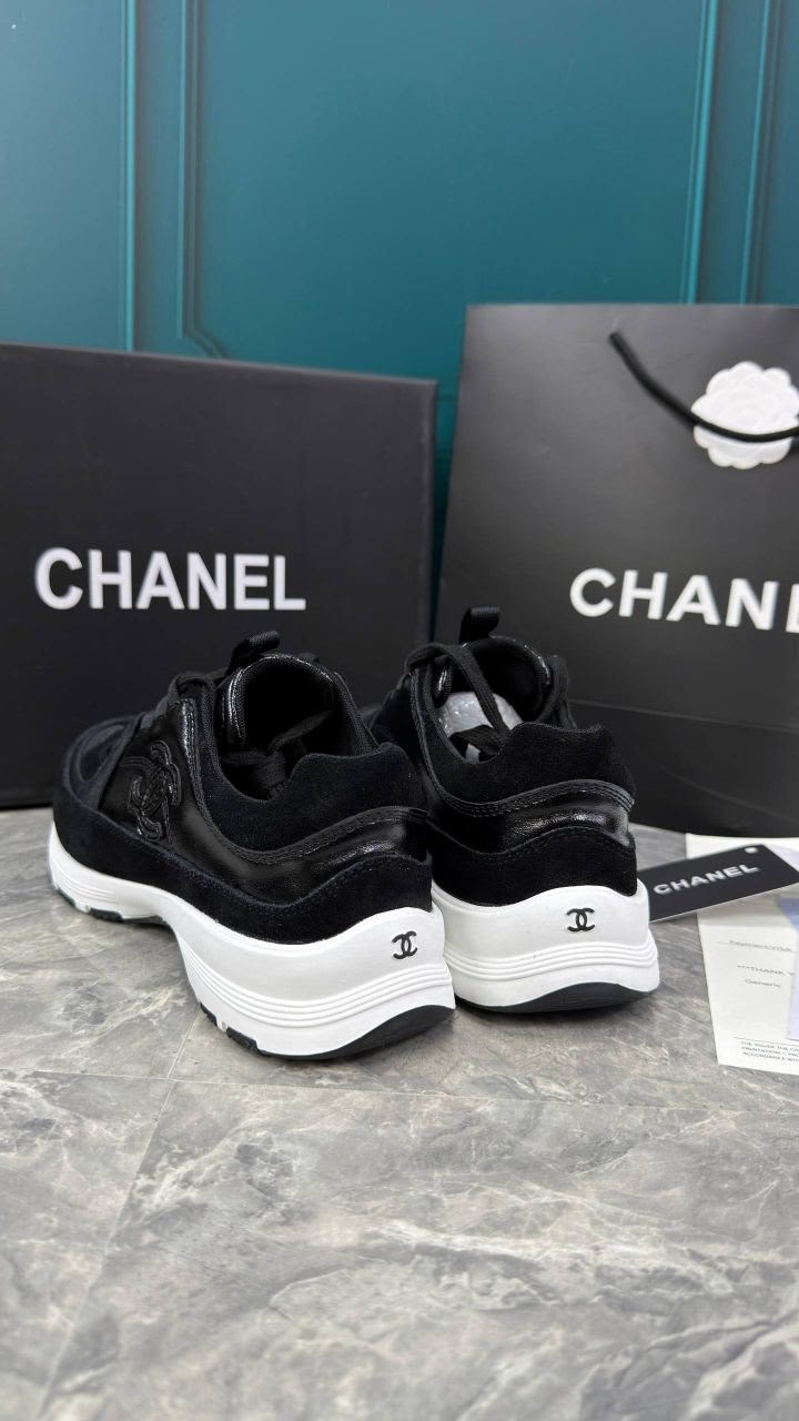 женские кроссовки chanel,кроссовки chanel,модные вентилируемые кроссовки chanel,женские комбинированные кроссовки chanel 2026-2026 черные с коричневым и белым логотипом,chanel женские кожаные кроссовк