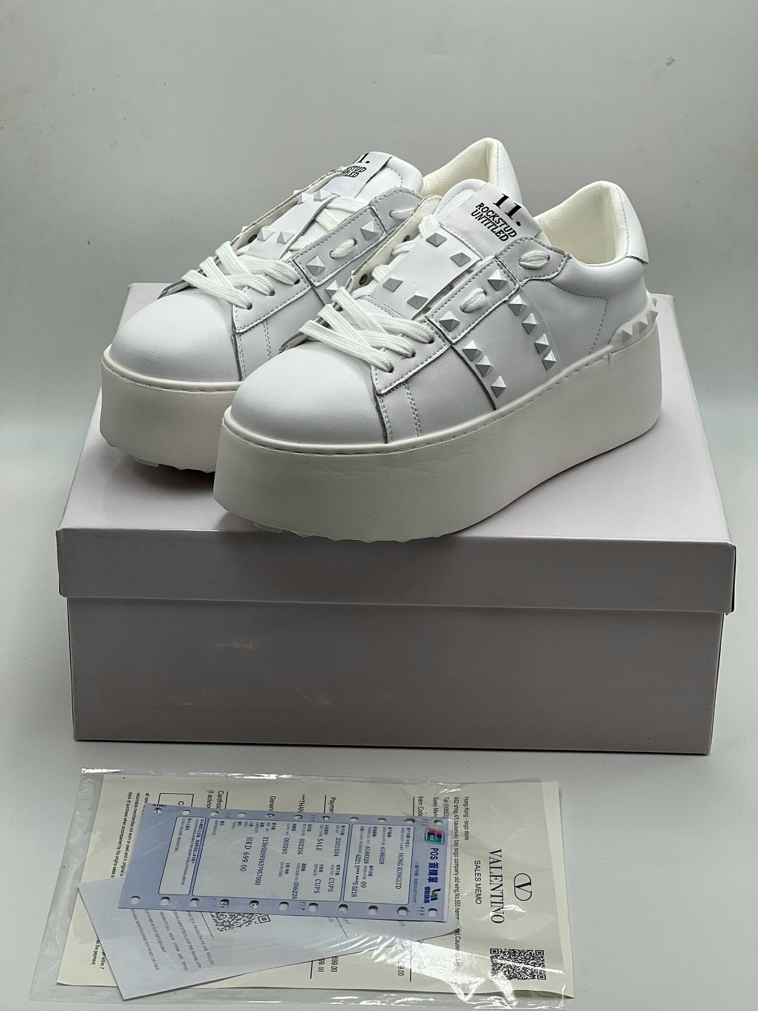 кроссовки женские valentino,кроссовки valentino,,кеды valentino,женские кожаные кроссовки valentino garavani rockstud