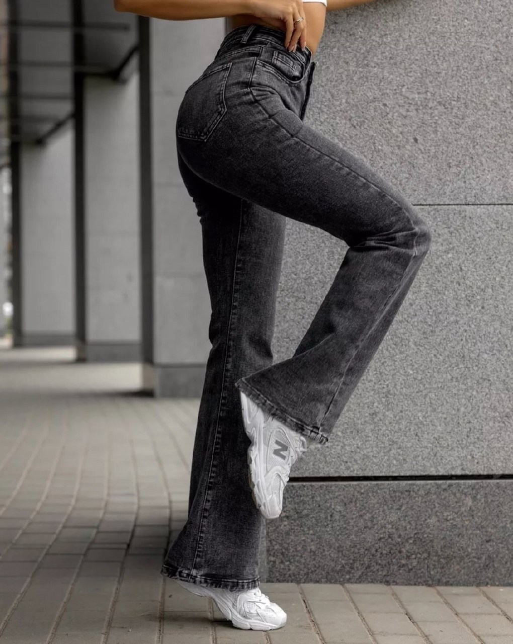 серые джинсы клеш,джинсы женский tizolla серый деним клеш,джинсы клеш женские,джинсы женские серые,джинсы женские клеш от колена серые