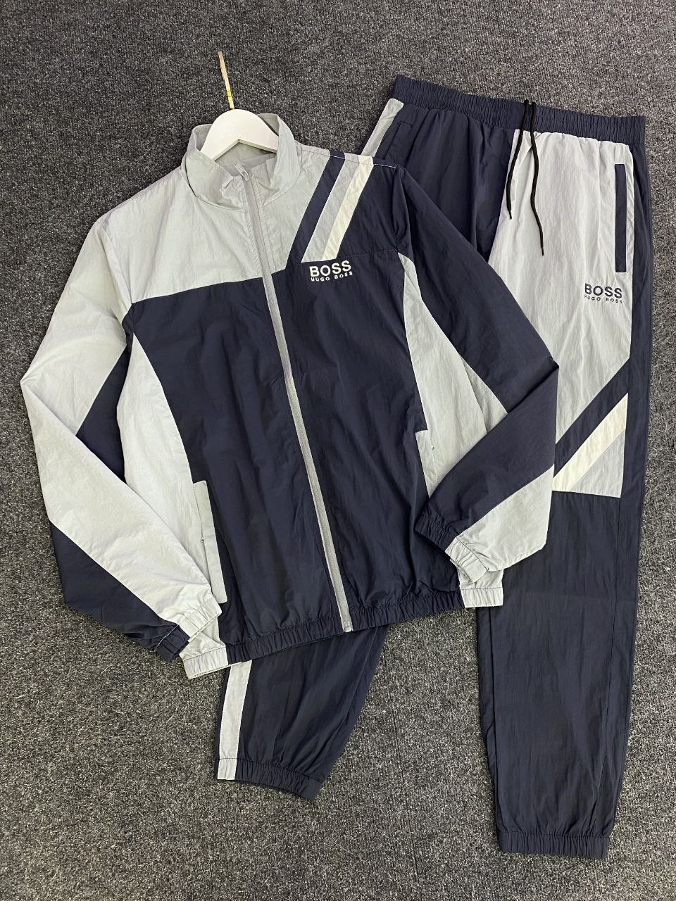 спортивный костюм hugo boss,спортивный костюм boss,мужской спортивный костюм,спортивный костюм,повседневный спортивный костюм