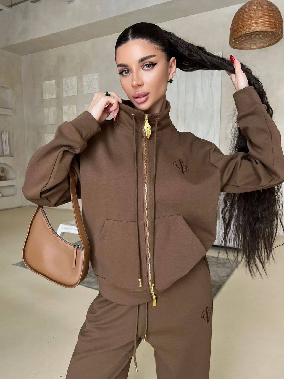 спортивный костюм loro piana,женский спортивный костюм,костюм женский,спортивный костюм,повседневный спортивный костюм