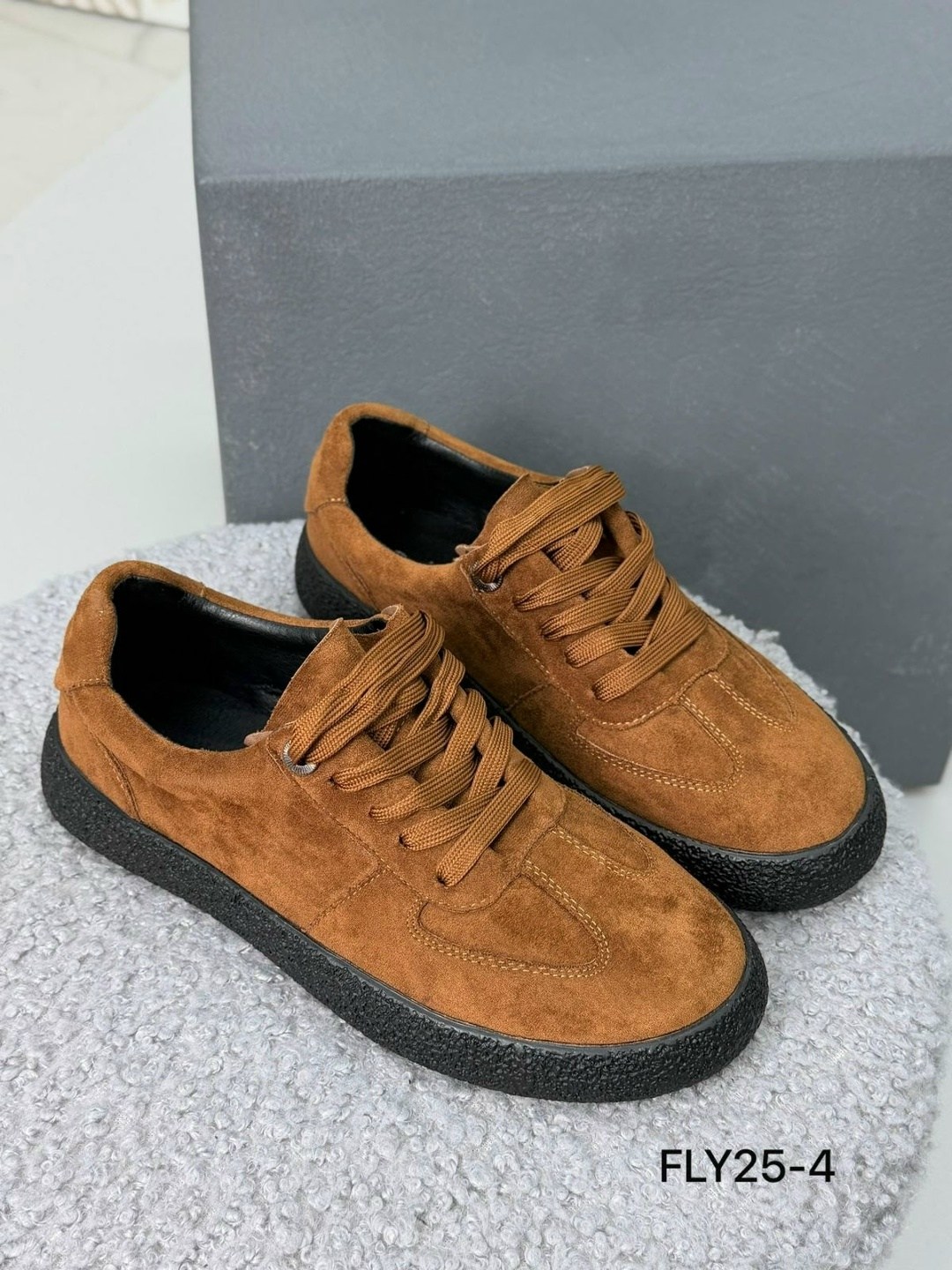 замшевые кроссовки,черные замшевые кроссовки женские,кроссовки женские замшевые,черные кроссовки,замшевые кроссы