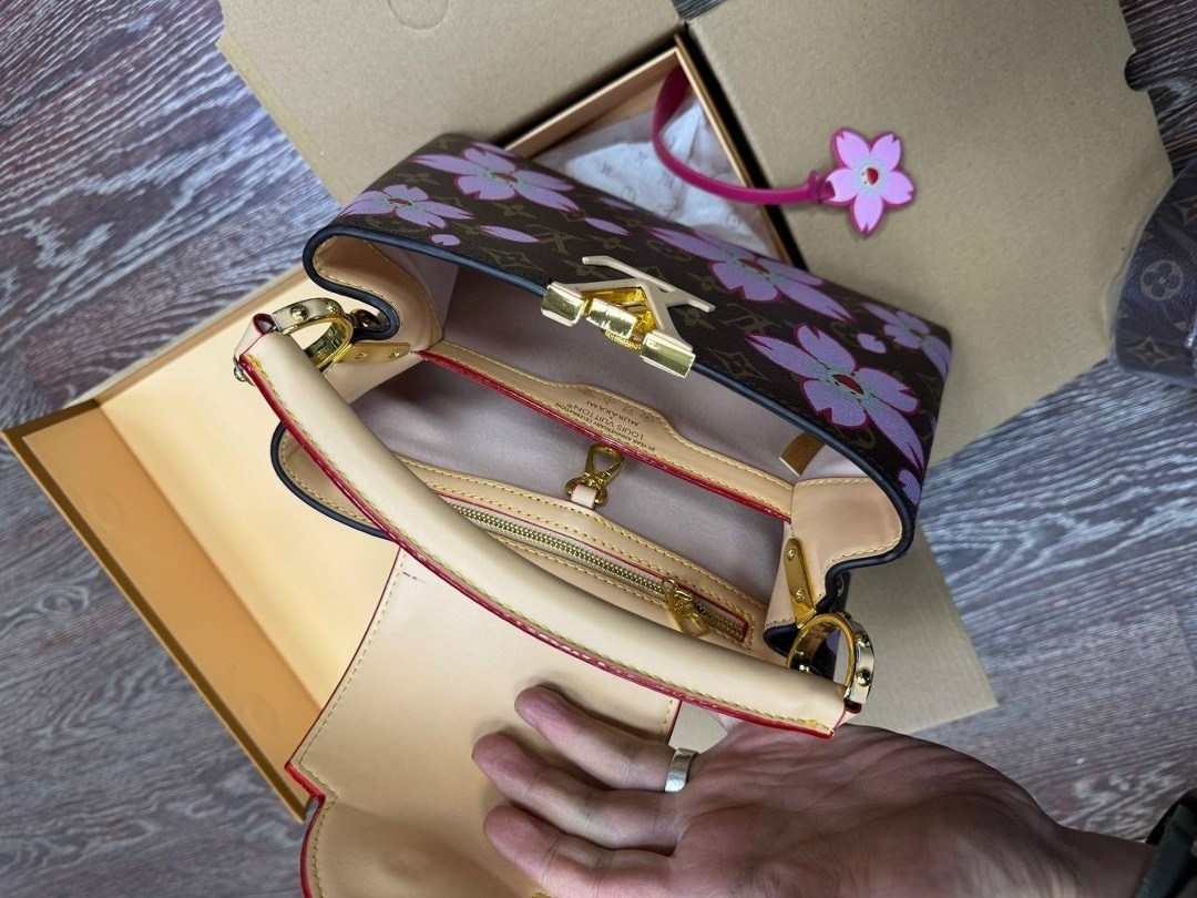 сумка louis vuitton,сумка женская louis vuitton,louis vuitton murakami,louis vuitton capucines,louis vuitton cherry blossom