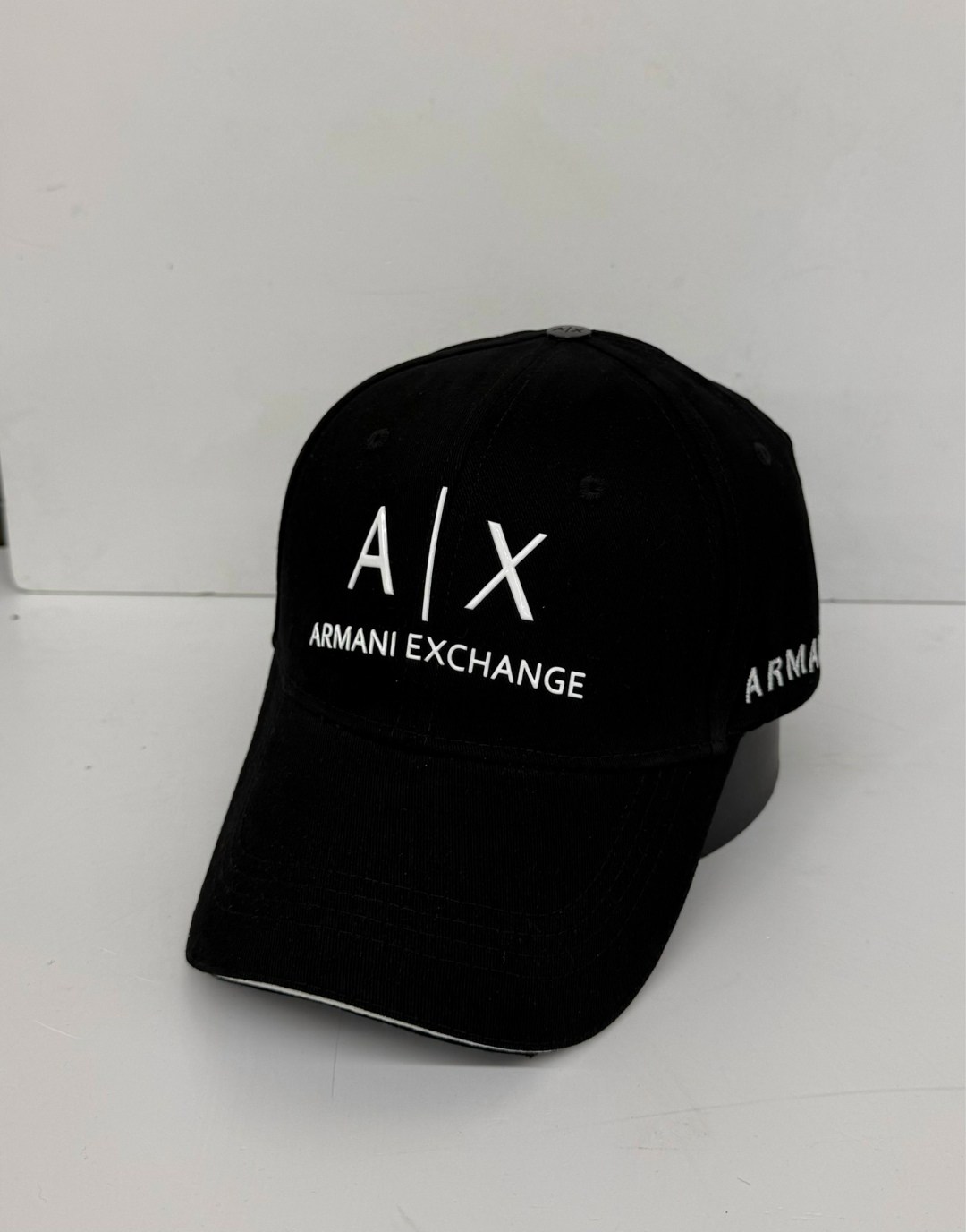 мужская бейсболка armani exchange,бейсболка armani exchange,armani exchange кепка,кепка бейсболка унисекс armani exchange,бейсболка премиум класса armani armani exchange цвет синий