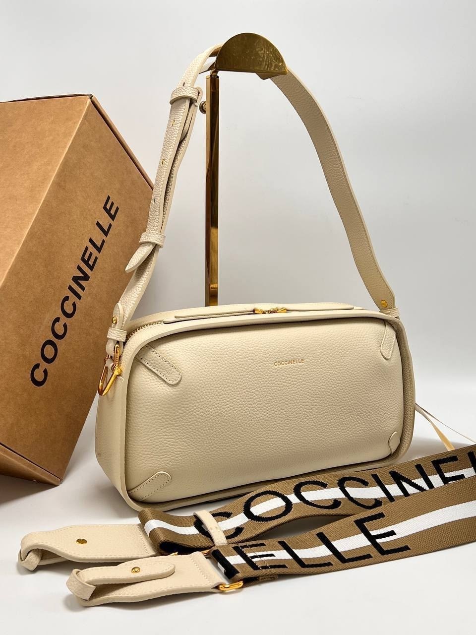 сумка coccinelle,сумка женская coccinelle,coccinelle сумка кросс-боди,сумка coccinelle lea цвет коричневый,coccinelle сумка кросс-боди на плечо beat soft