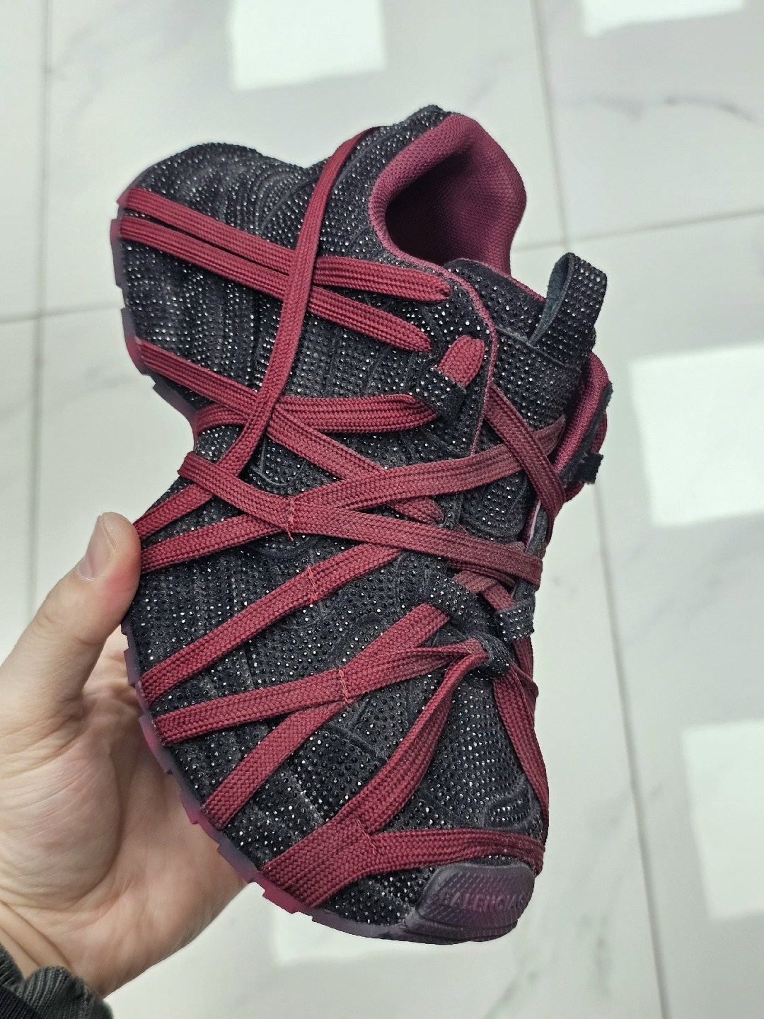 кроссовки женские balenciaga,женские кроссовки,кроссовки balenciaga,кроссовки balenciaga блестящие со стразами,блестящие кроссовки