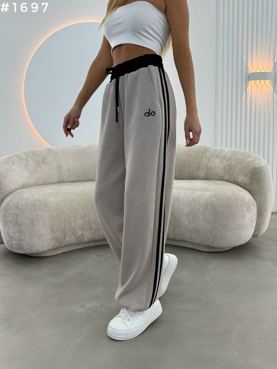 брюки карго с лампасами широкие y2k styfash,спортивные штаны с лампасами,спортивные штаны,спортивные женские штаны,спортивные брюки