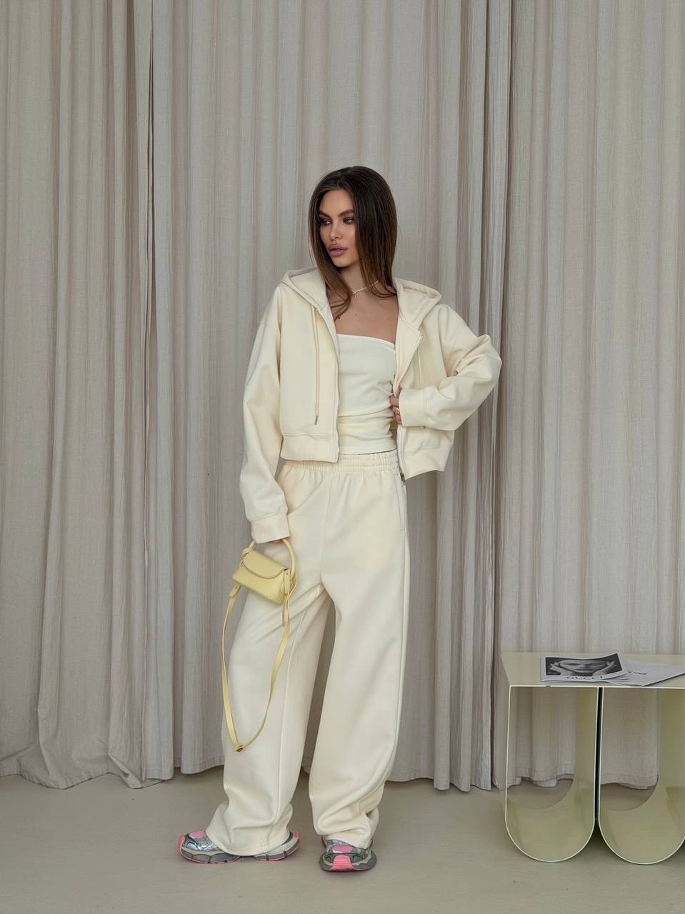 женский костюм,костюм молочный,костюм спортивный женский,спортивный костюм