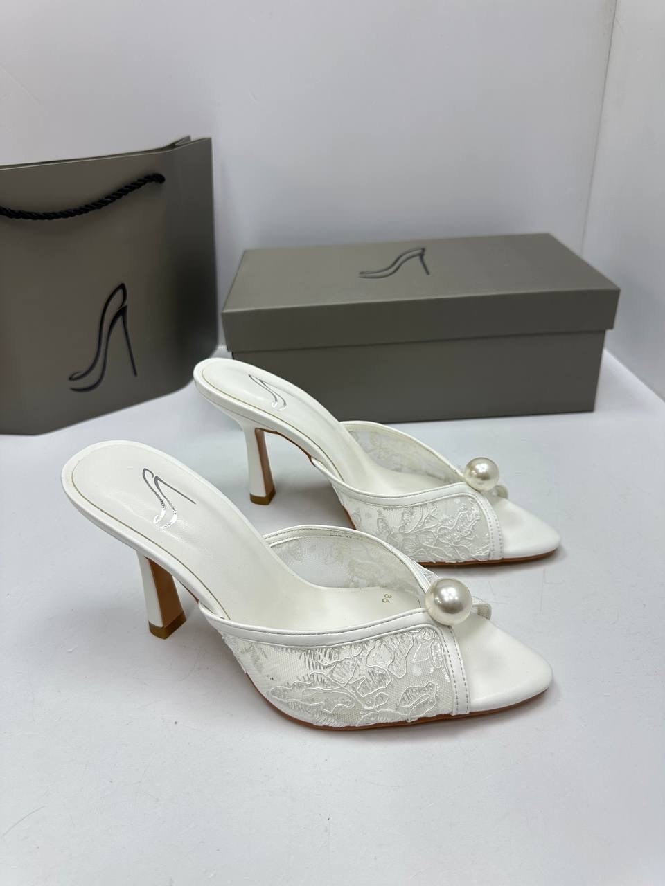 ,элегантные босоножки,босоножки на каблуках,маноло бланик босоножки,женские босоножки