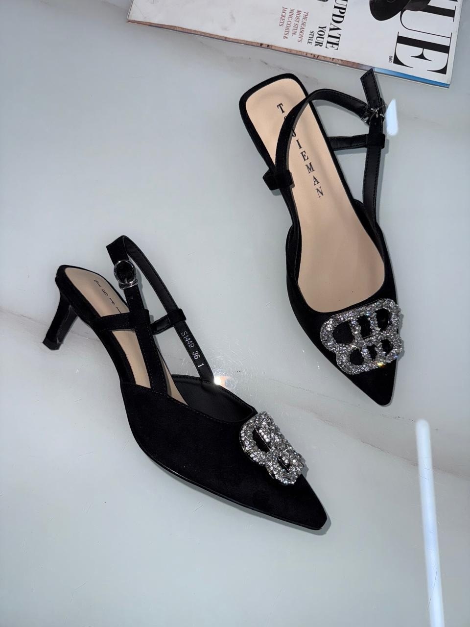 босоножки valentino,,туфли valentino,валентино гаравани  женская,женские босоножки