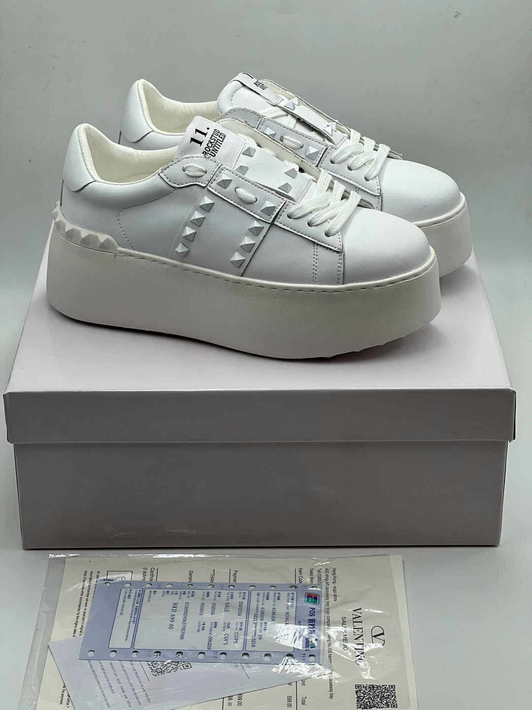 кроссовки женские valentino,кроссовки valentino,,кеды valentino,женские кожаные кроссовки valentino garavani rockstud