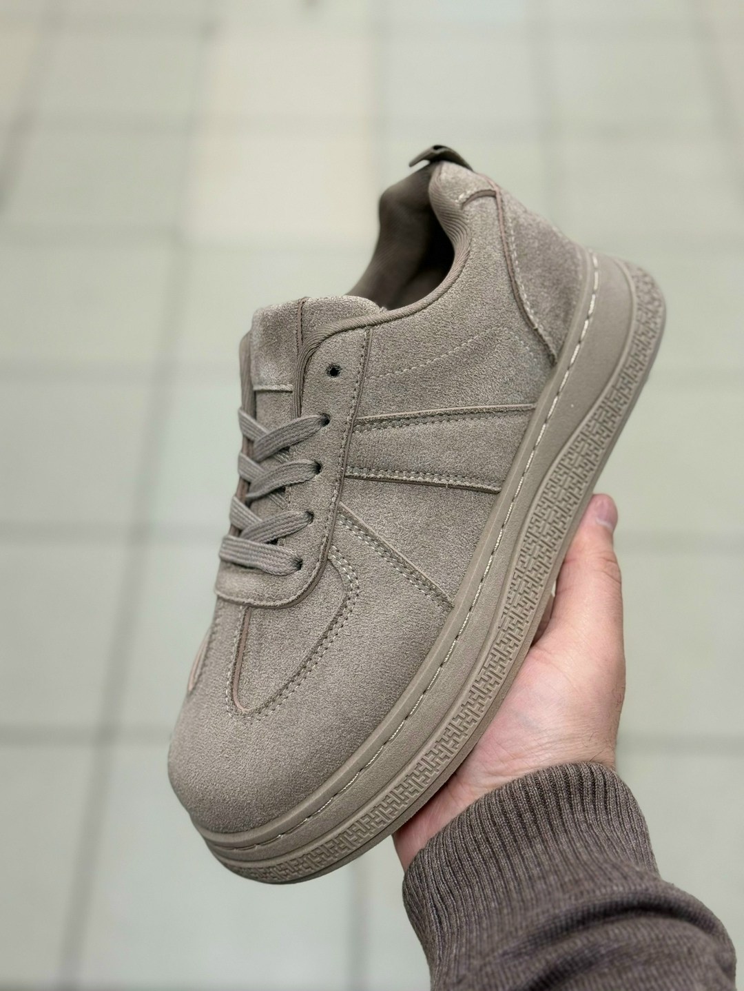 ,женские кроссовки,повседневные кроссовки,бежевые кроссовки,кроссовки зара замшевые