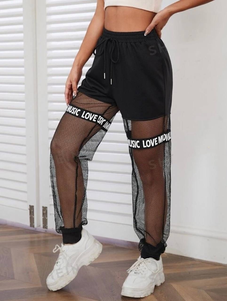 штаны в сеточку,штаны с сеткой,брюки в сеточку,спортивные штаны,брюки с сетчатыми вставками