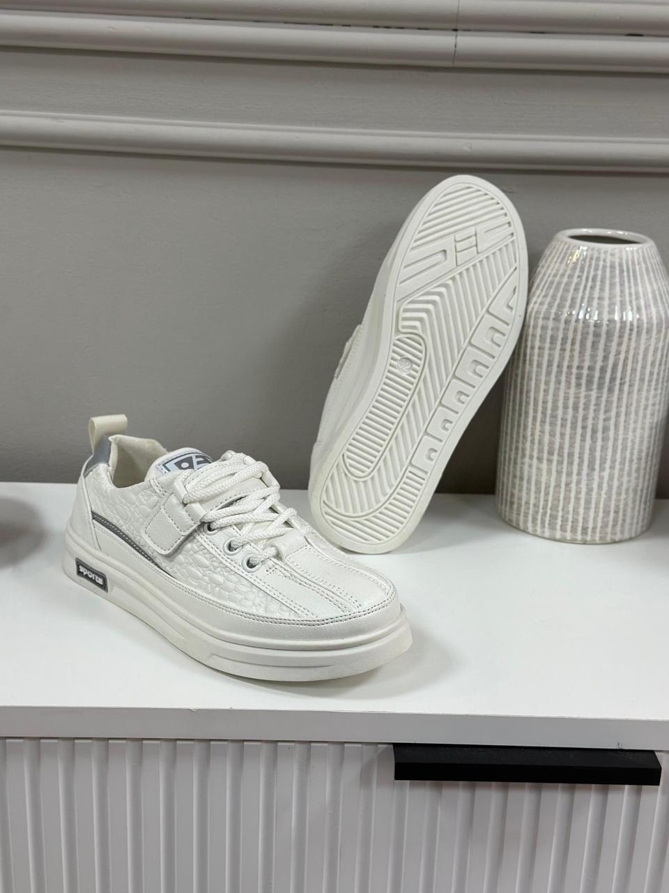 кроссовки женские,,белые кроссовки,модные кроссовки,спортивная