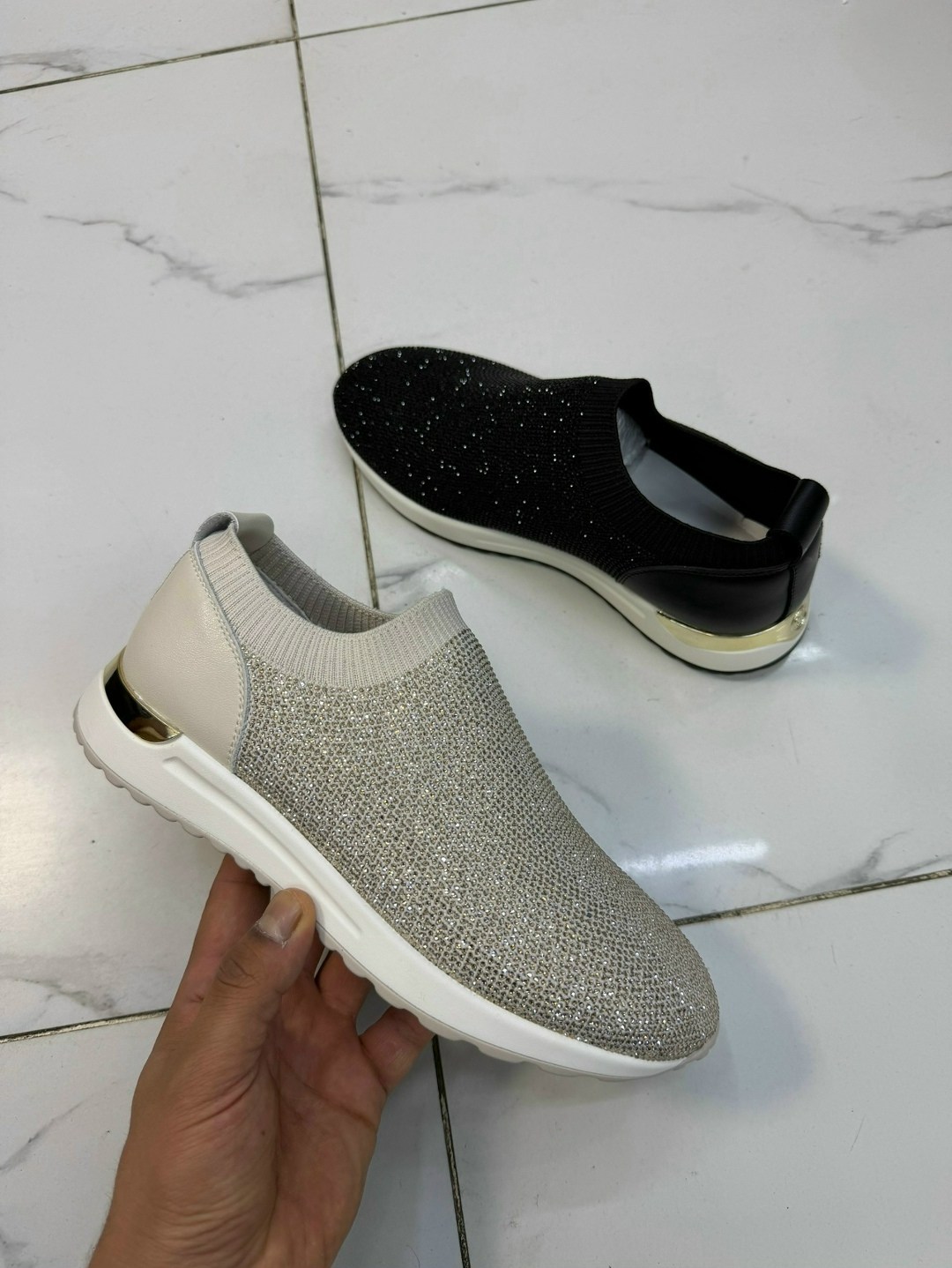 ,кроссовки женскиe,женская ,спортивная ,кроссовки со стразами