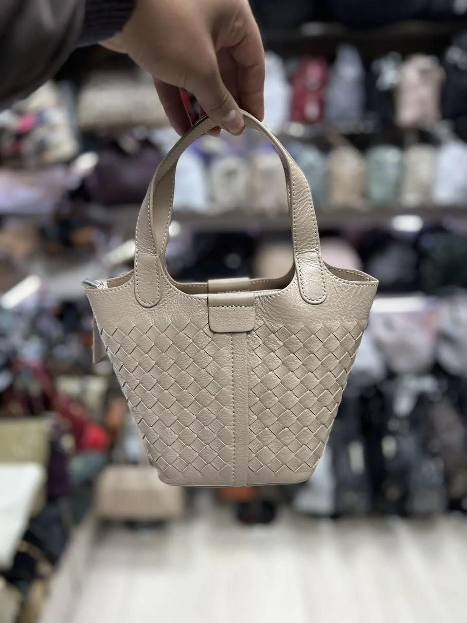 женская сумка,сумка,сумка bottega veneta,сумка боттега венета серая,стильная сумка