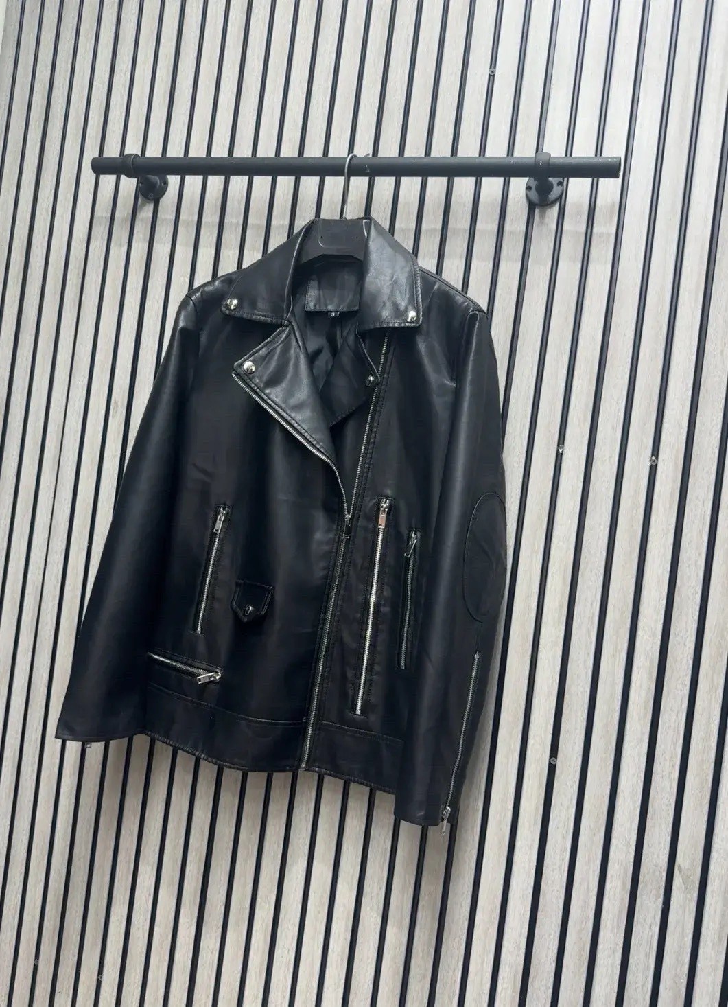 женская куртка косуха из экокожи,куртка косуха,косуха женская,куртка кожаная lan yu ao sha,женская косуха экокожа куртка