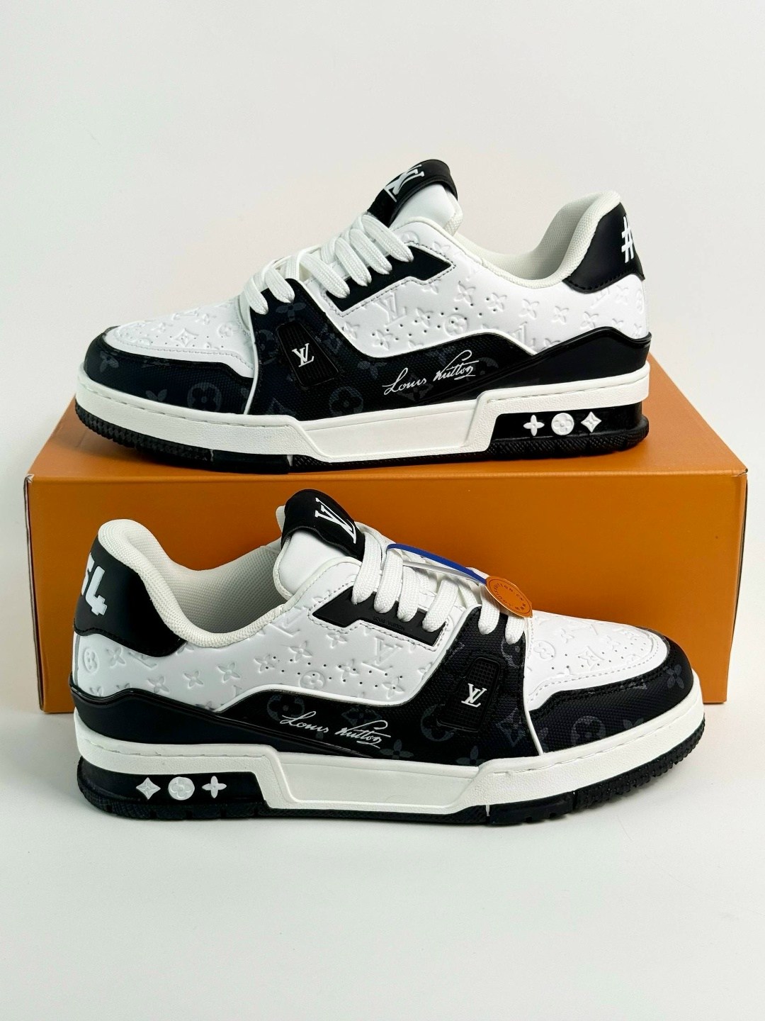 мужские кроссовки louis vuitton белый черный,кроссовки louis vuitton trainer,кроссовки louis vuitton,мужские кожаные кроссовки louis vuitton trainer белые с черным,кроссовки луи виттон суприм мужские