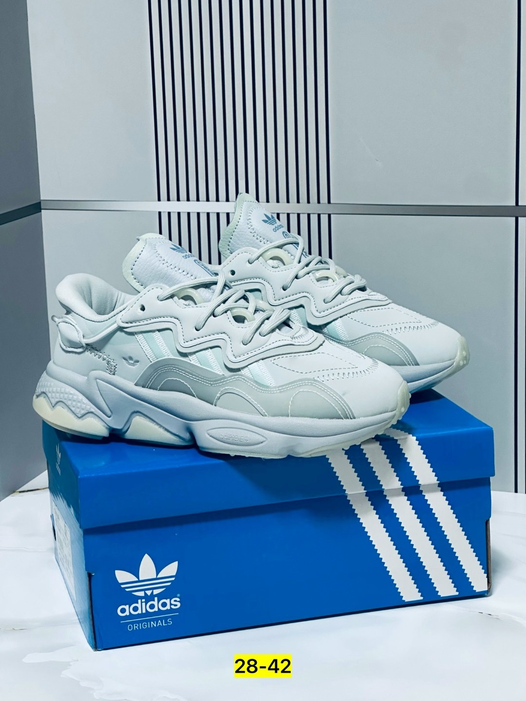 кроссовки adidas ozweego,женские кроссовки adidas ozweego,adidas originals ozweego,кроссовки ozweego originals adidas,женские кроссовки adidas originals ozweego