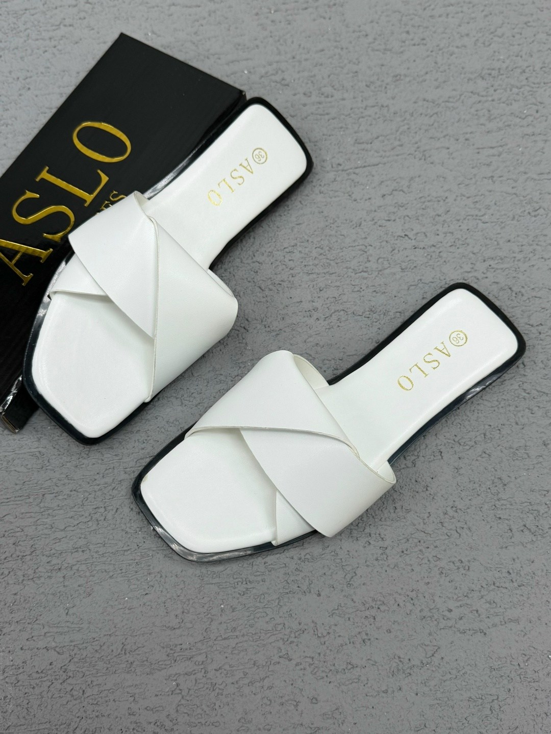 ,женские шлепанцы,модные шлепанцы,шлепанцы летние женские,шлепанцы на плоской подошве