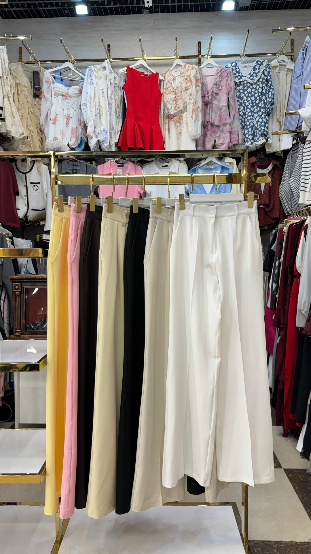 джемпер,джемпер с воротником,трикотажные костюмы,костюмы брючный,брюки палаццо