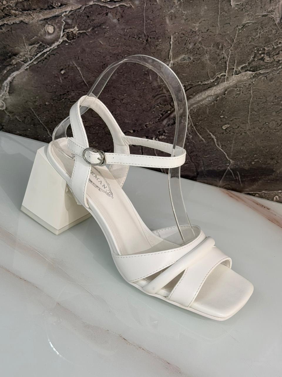 босоножки женские,босоножки на каблуках,стильные босоножки,элегантные босоножки,босоножки кожа
