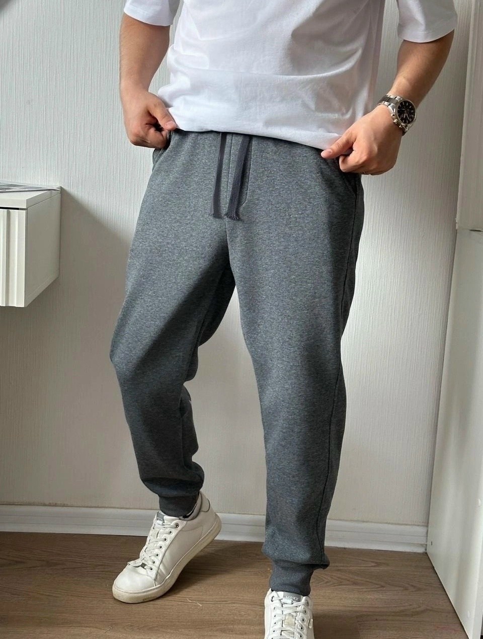 штаны спортивные adidas originals ay7766,брюки спортивные adidas originals,штаны адидас ориджинал,мужские спортивные брюки adidas originals,мужские брюки adidas