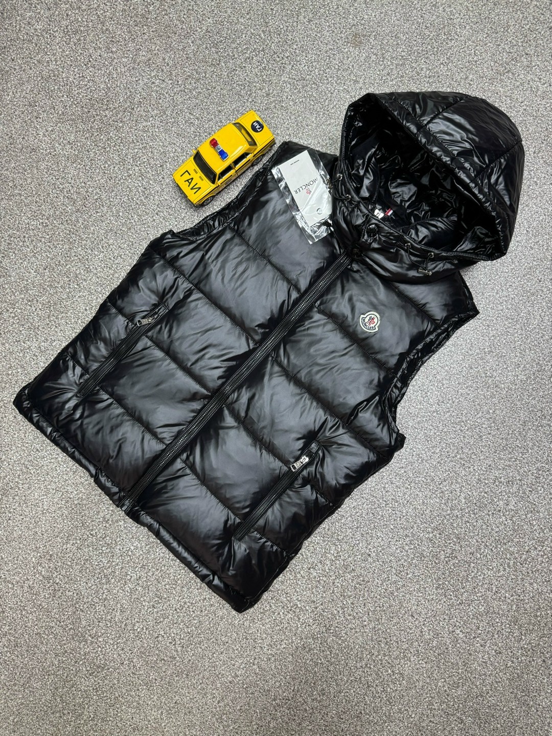 жилетка moncler,жилет moncler,жилетка монклер оригинал,жилетка монклер,жилет монклер