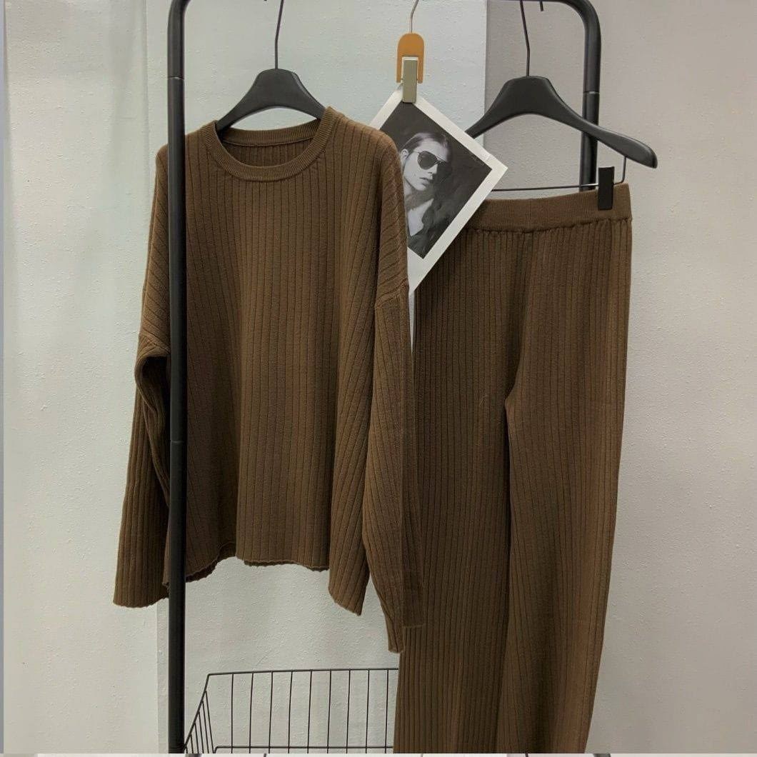 трикотажные костюмы,женский трикотажный костюм из двух предметов,трикотажные костюмы женские,вязаные костюмы женские,вязаные костюмы