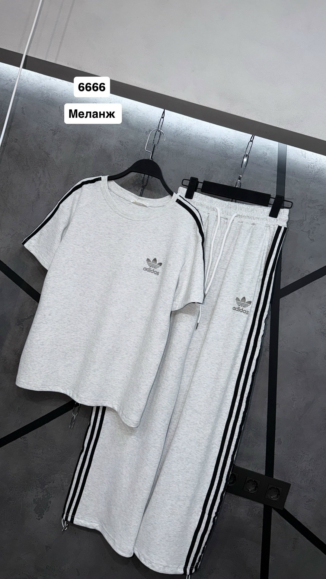 спортивный костюм adidas,комплект одежды adidas sportswear,костюм спортивный женский adidas,спортивный костюм,костюм женский спортивный